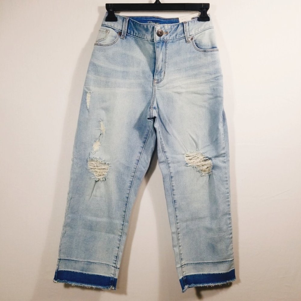 Maurices Pre Wash Cropped Capri Jean